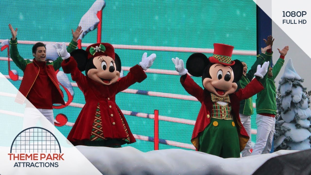 Christmas Decorations at Disneyland Paris!