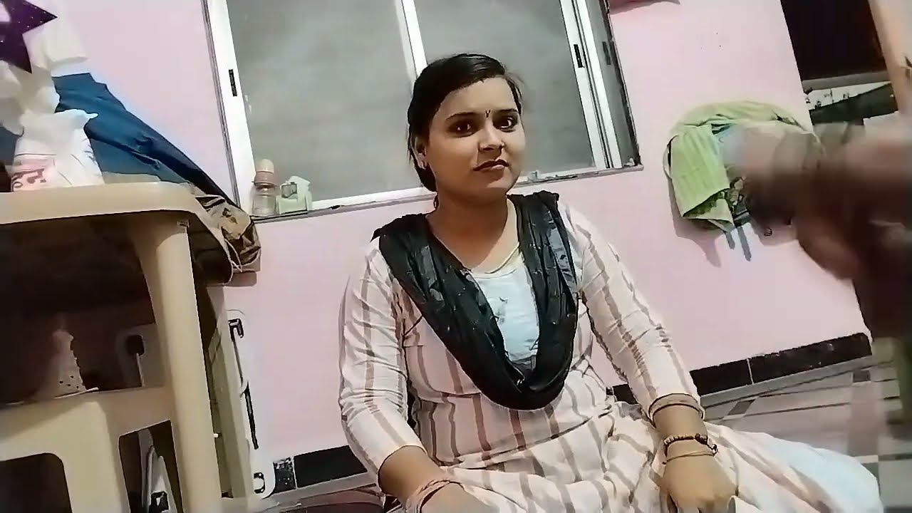 #नवऱ्याच्या पायावर मारल्यावर माझं बोटाच नक तुटल नवरा बघा किती किर किर करतो😭😭/ज्योती पुजारी