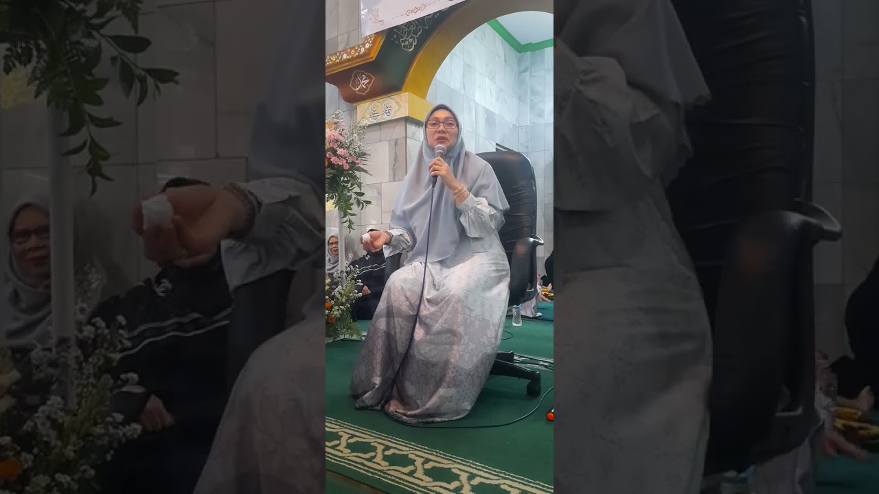 Ustadzah hj Qotrunnada syathiry Ahmad lc