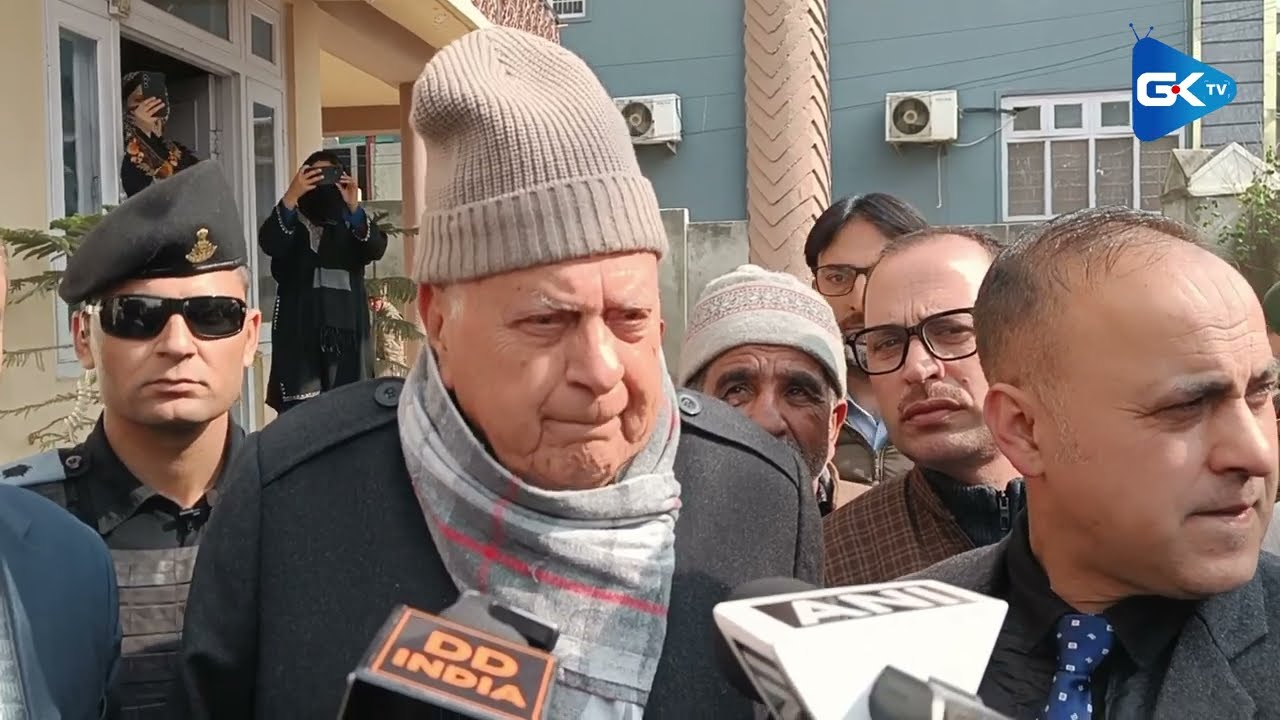 Фарук Абдулла осудил взрыв в мечети в Пакистане.