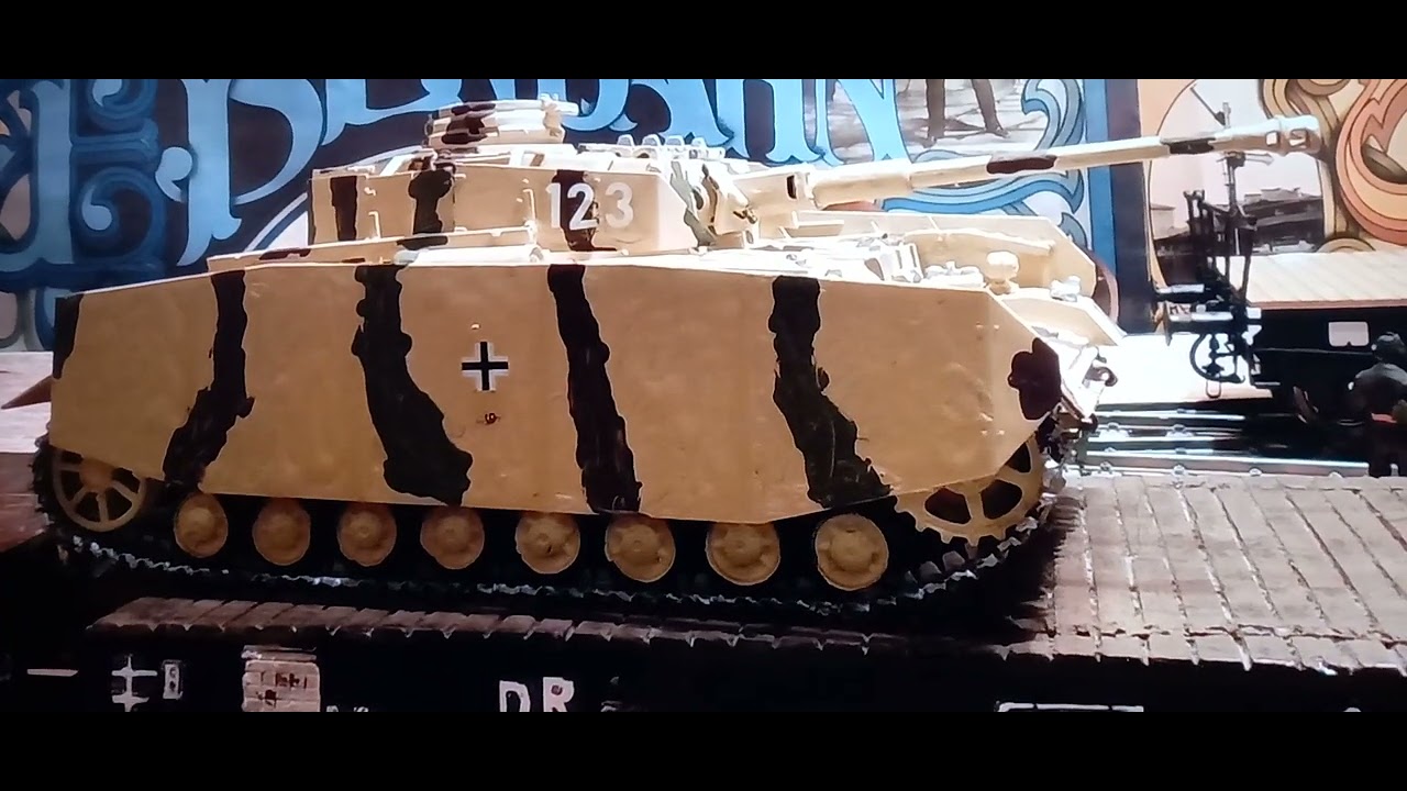 Tiger I und Pz. IV Verladung 1943, Modellbahn Epochenrein.