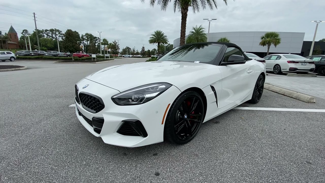 2022 BMW Z4 M40i (New) (MX41102)
