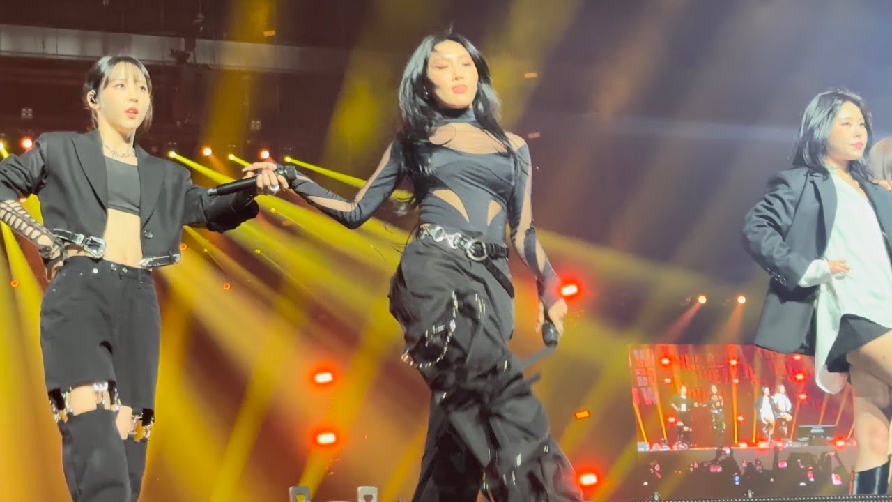 Hip - Mamamoo / Music Bank Paris La Défense Arena 08.04.2023 Fancam