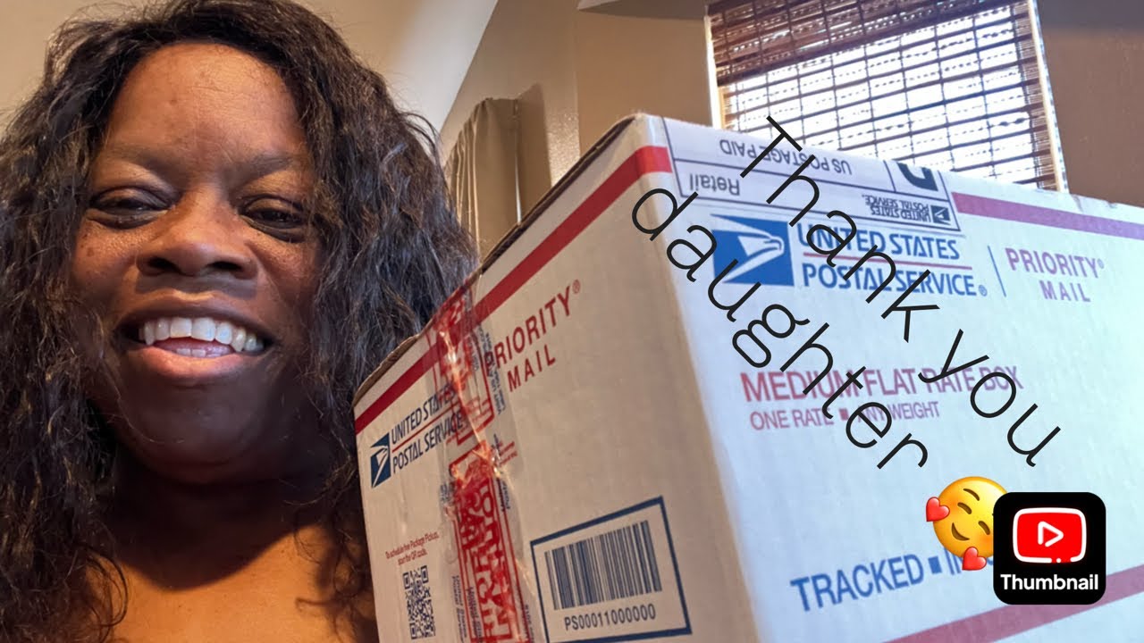 What is in the box 😱