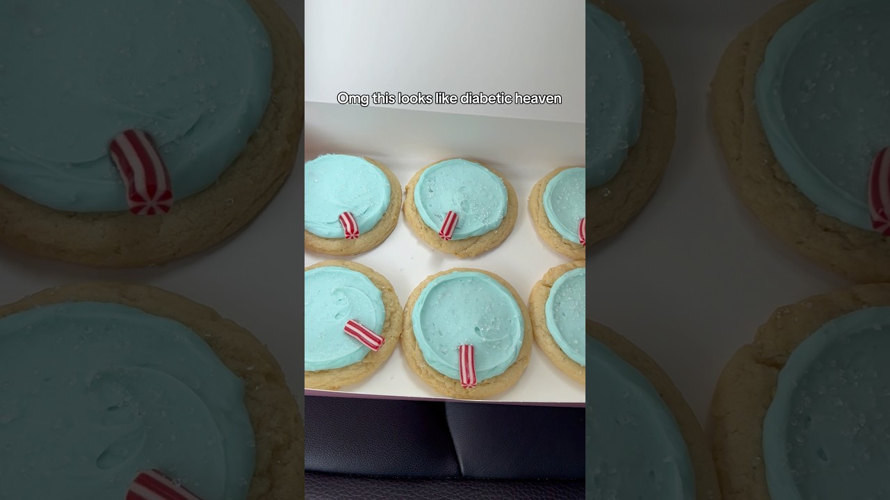 BUYING MY FAVORITE CRUMBL COOKIE!!! *Blue Raspberry Icee*