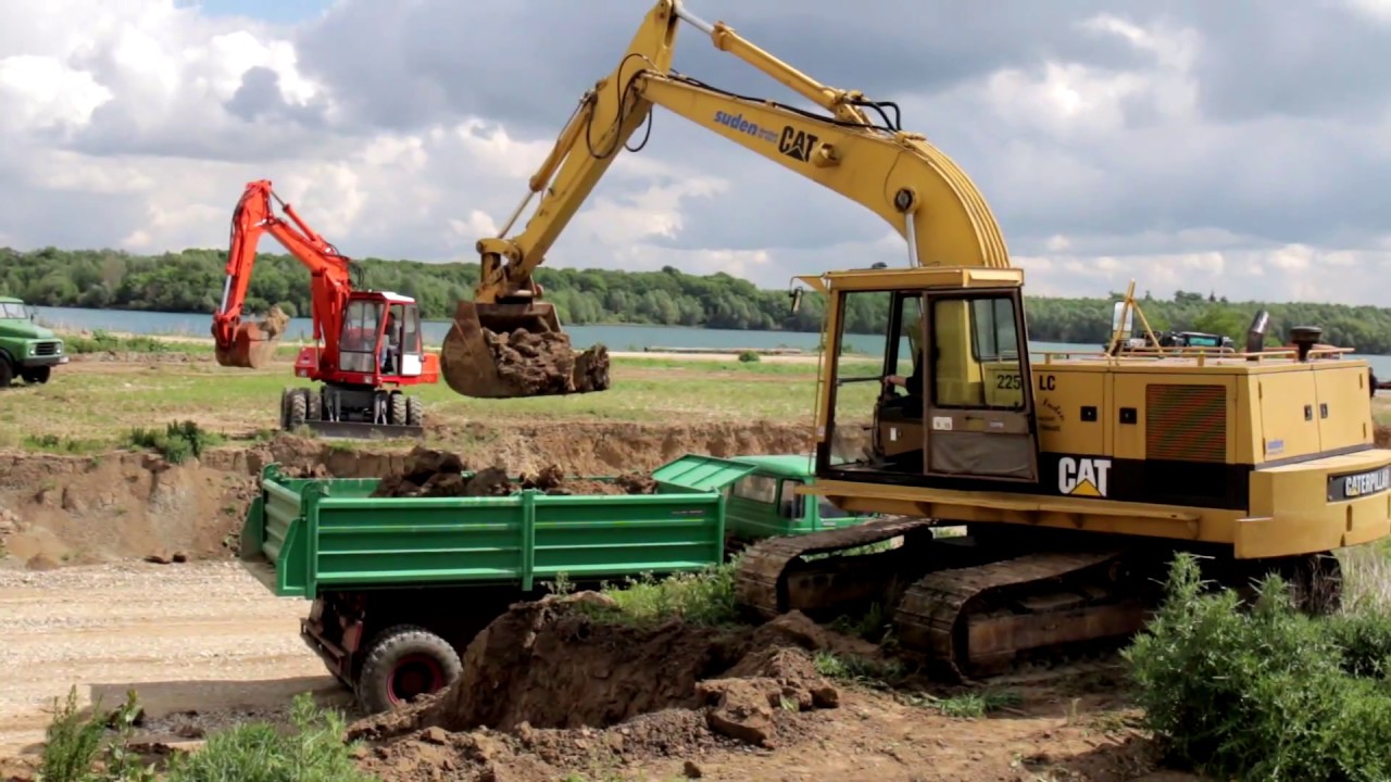 CAT 225  D LC Kippertreffen Wesel Bislich 2017