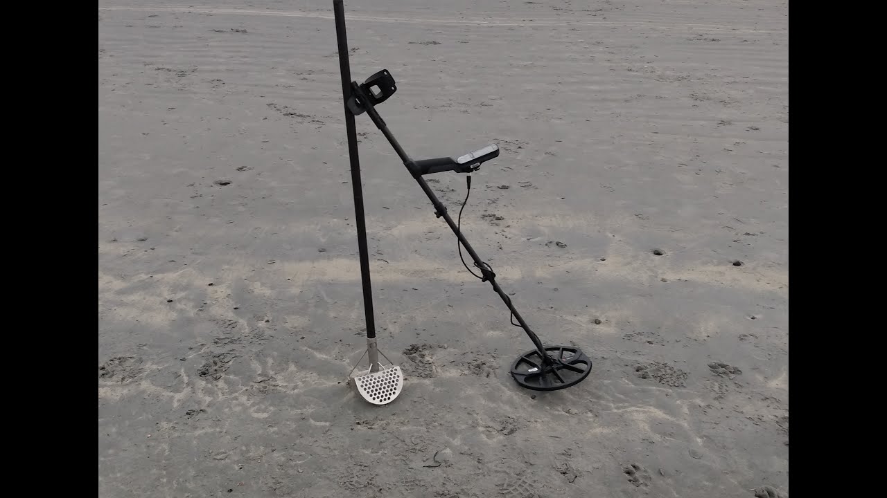 Equinox 700 First time on Beach.