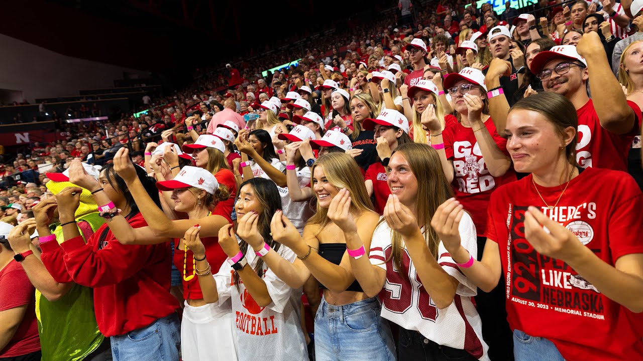 Cornhusker Superfans: Секция волейбола для студентов