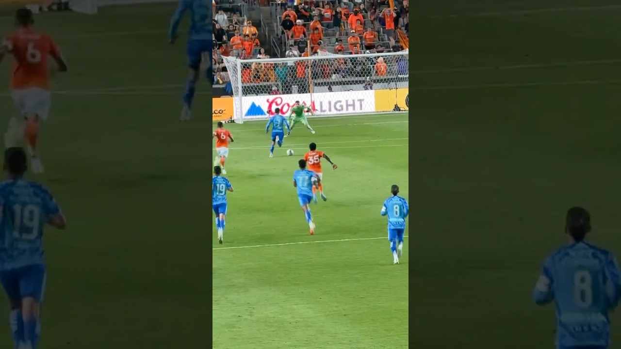 This &Aacute;ngel Correa goal is an absolute humiliation 😬