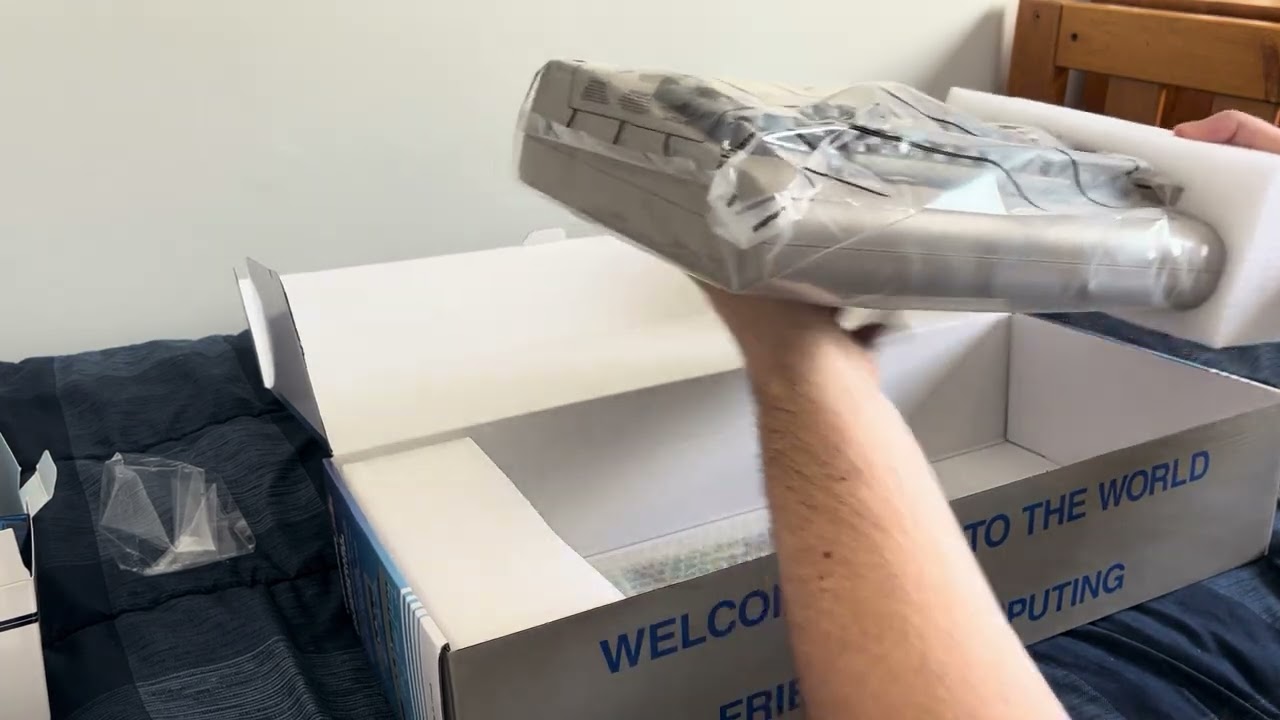 Commodore 64 Ultimate Unboxing (BASIC Beige)