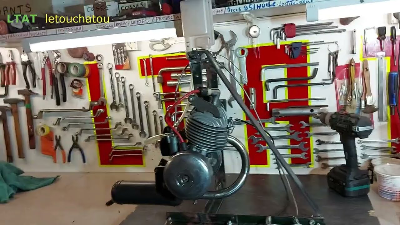 Motobecane Av 33 Mise En Route Du Moteur.