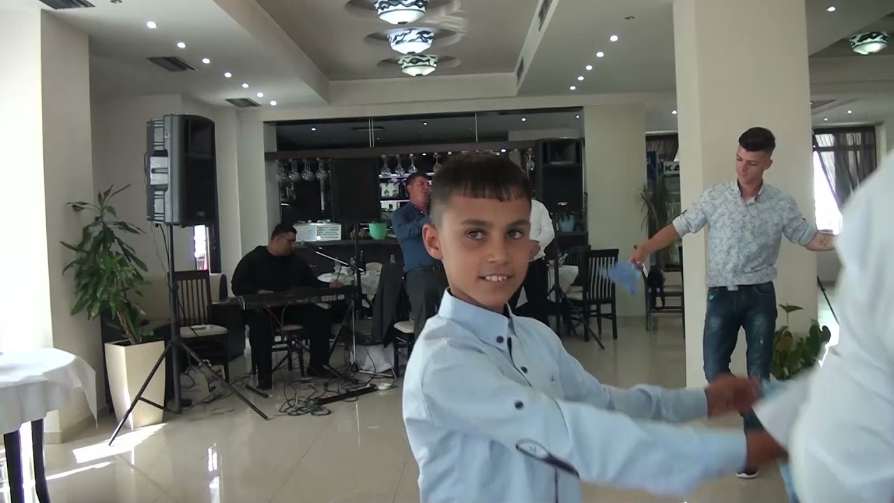 TEK RESTORANT SHABANI - ROLAND LATIFI DHE RUDI VELIQOTI