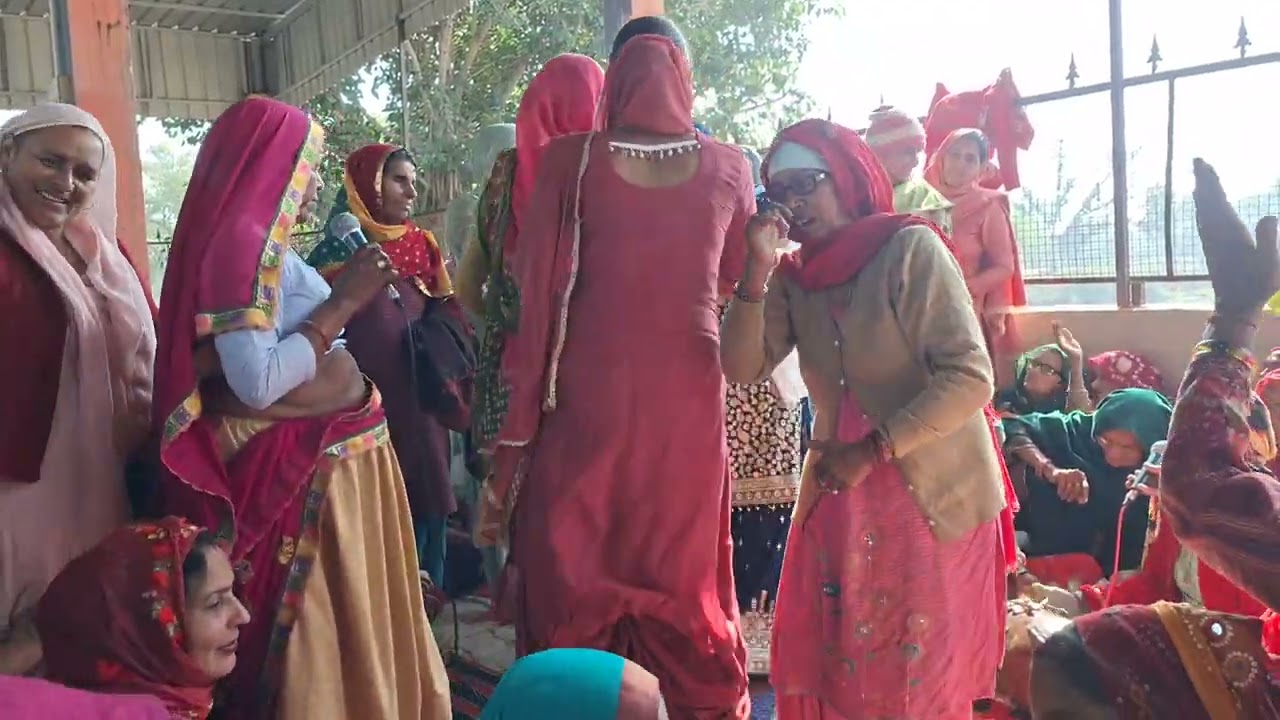 Ahirwal bharawas बंसी ऐसी री बजाइये जैसी काल बजाई थी💃💃क्याहे की बंसी और कयाहे न बनाई💯💯👌🏻