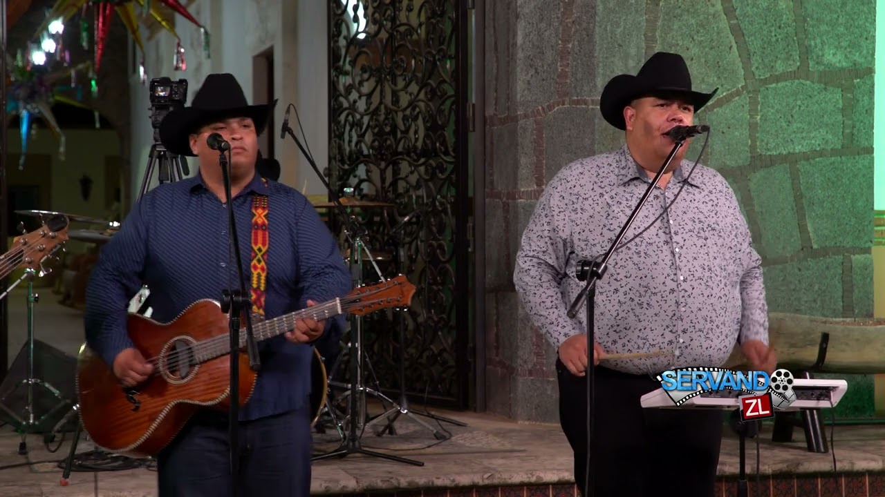Grupo Aktitud - Popurri De Cumbias (En Vivo 2022)