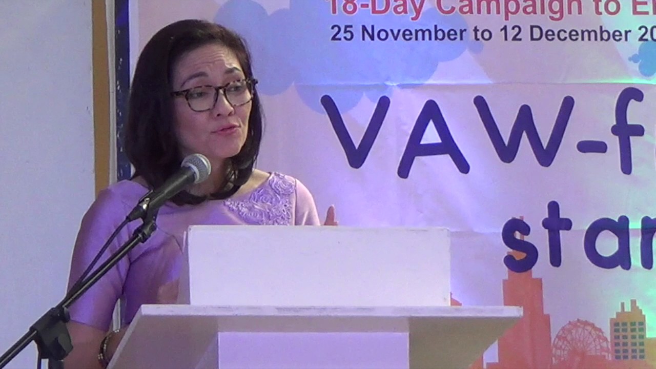 Hontiveros: Duterte spanking female cops &lsquo;alarming on many levels&rsquo;