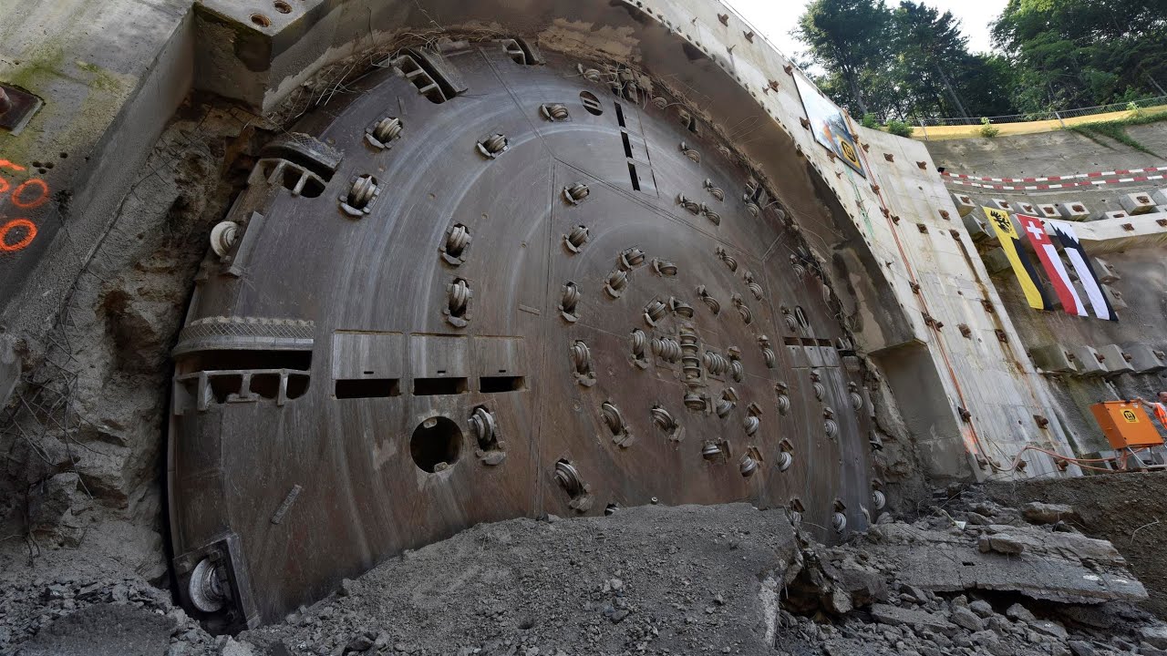 Belchentunnel (Schweiz) – Durchstich