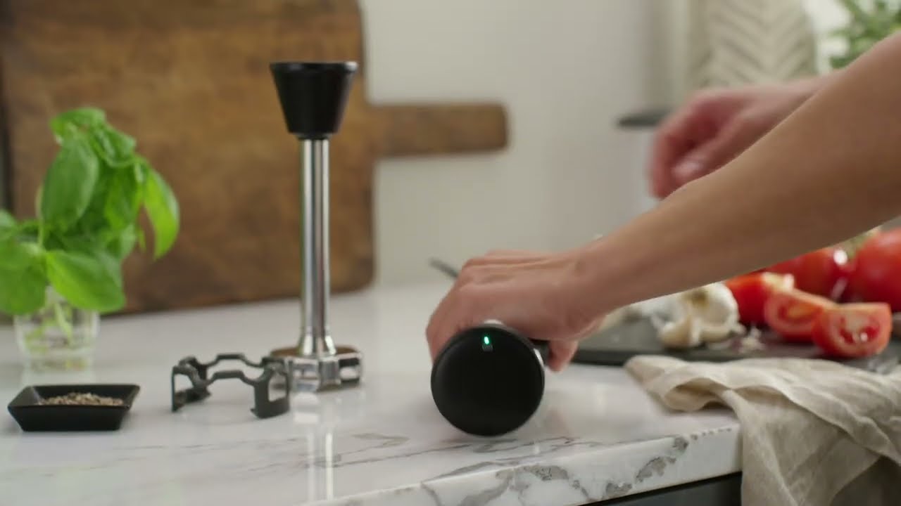 How to use KitchenAid cordless hand blender | KitchenAid UK