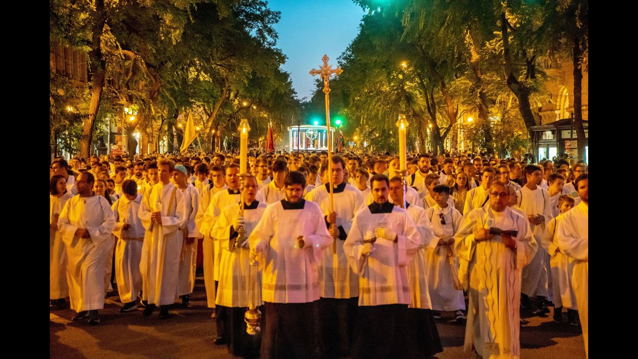 Processione Eucaristica con Fiaccolata - Budapest - 11.09.2021 - CEI2021