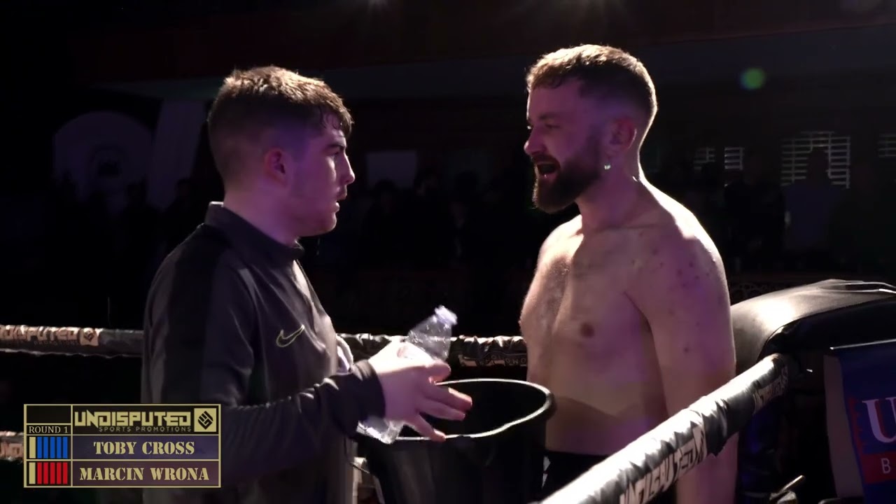 “Intense Showdown: Marcin Wrona vs. Oby Cross | Full Boxing Match”