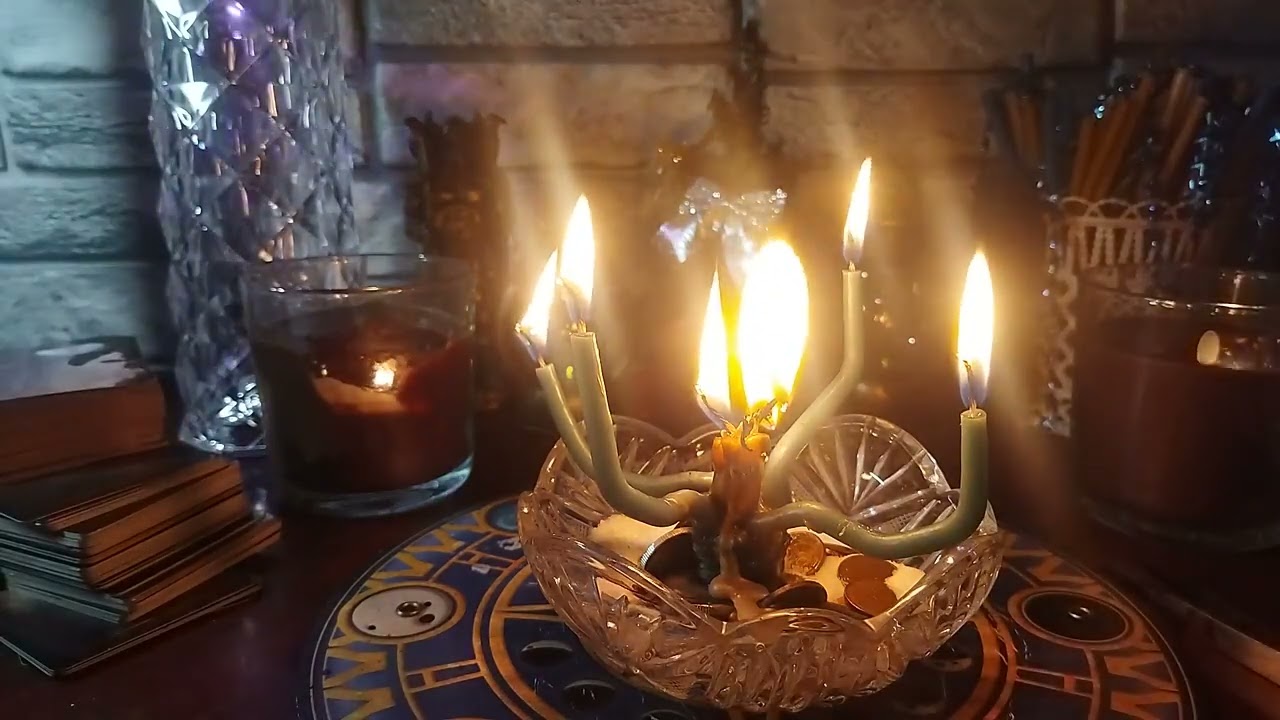 Просто смотри и  не будешь знать нужды в деньгах.