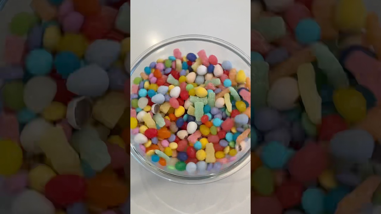 *asmr* candy salad 💚🌸🍫🍭🍬🐣🥚 #asmr  #candy #asmrsounds #aesthetic #satisfying #easter