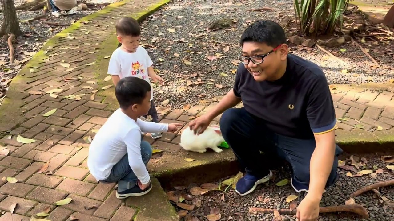 Wisata Taman Bermain dan Mini zoo di Tahura Adam Banjar Baru