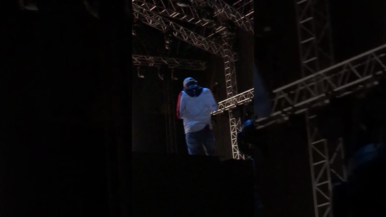 CHRIS BROWN -BACK TO SLEEP- Baku Formula 1 Azerbaijan Grand Prix 2016 first row