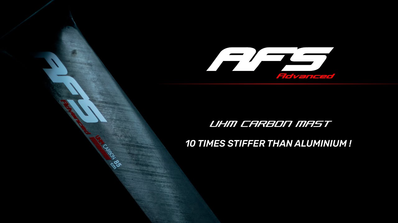 UHM (Ultra High Modulus) Carbon mast : 10 times stiffer than aluminium !
