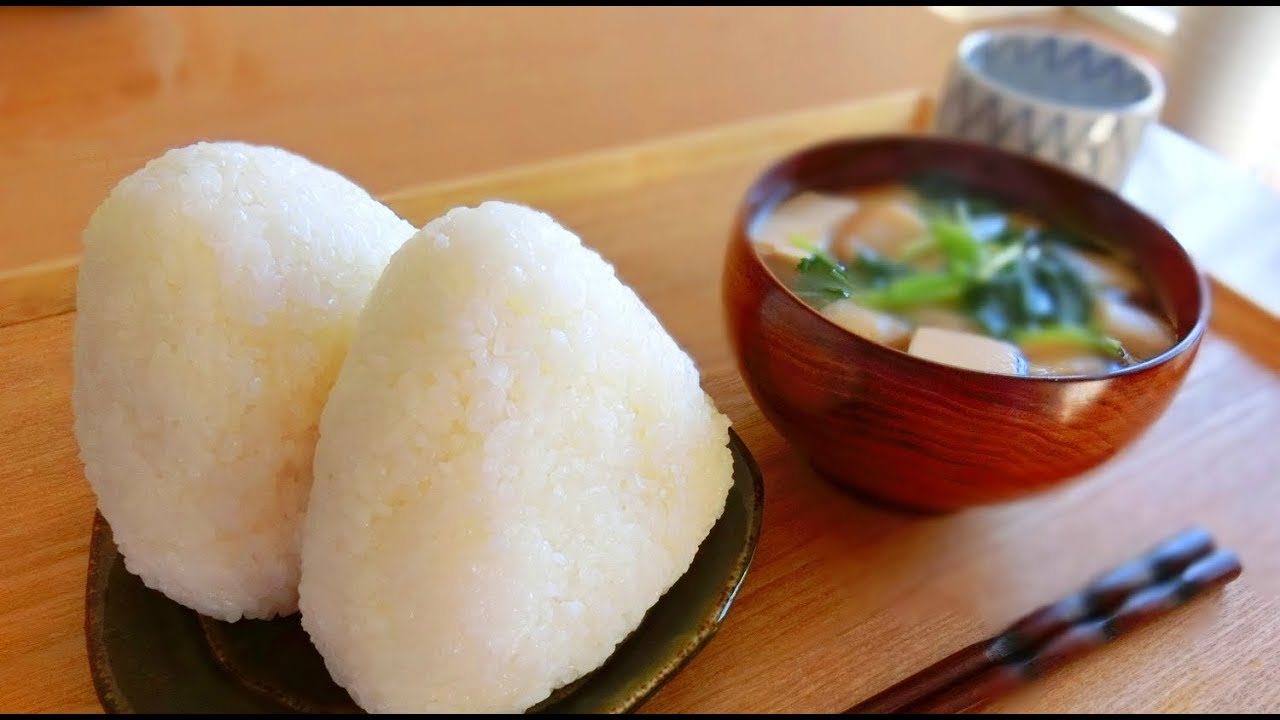 塩にぎりとお吸い物