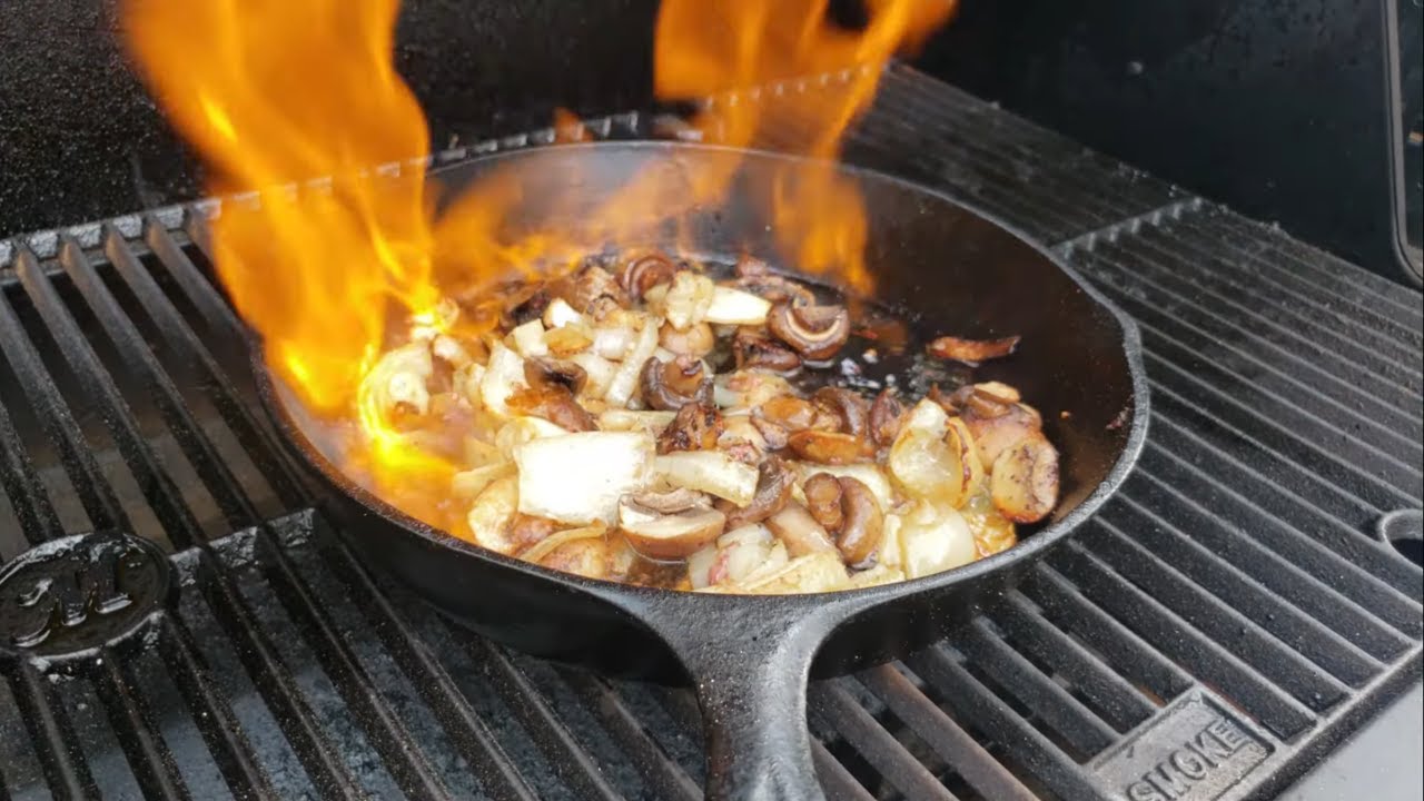 Masterbuilt Gravity Series 560/1050 | Smoked Whiskey Burger Recipe |