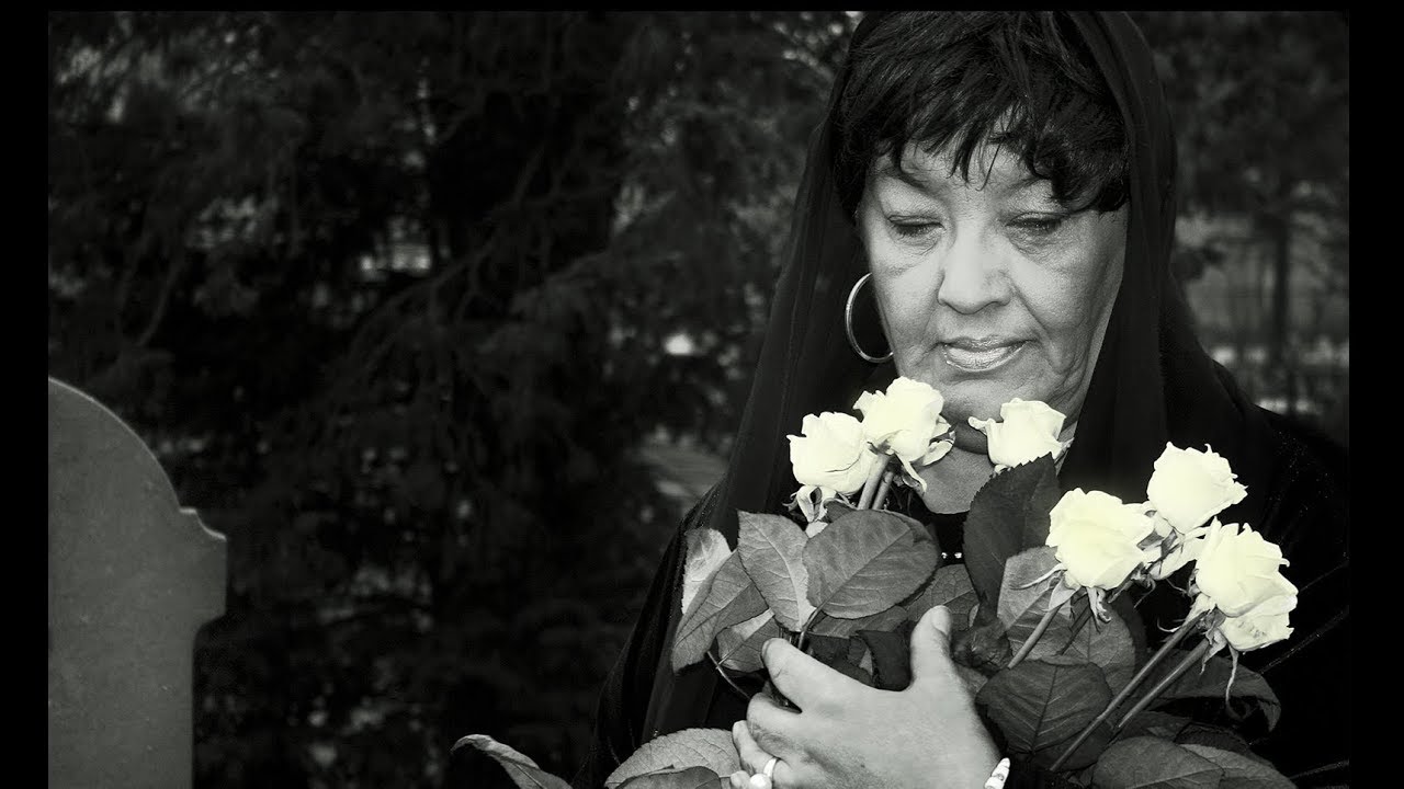 01 Ne Kuni Me Ne Ruzi Me Majko - Frozen Roses - Ljiljana Buttler