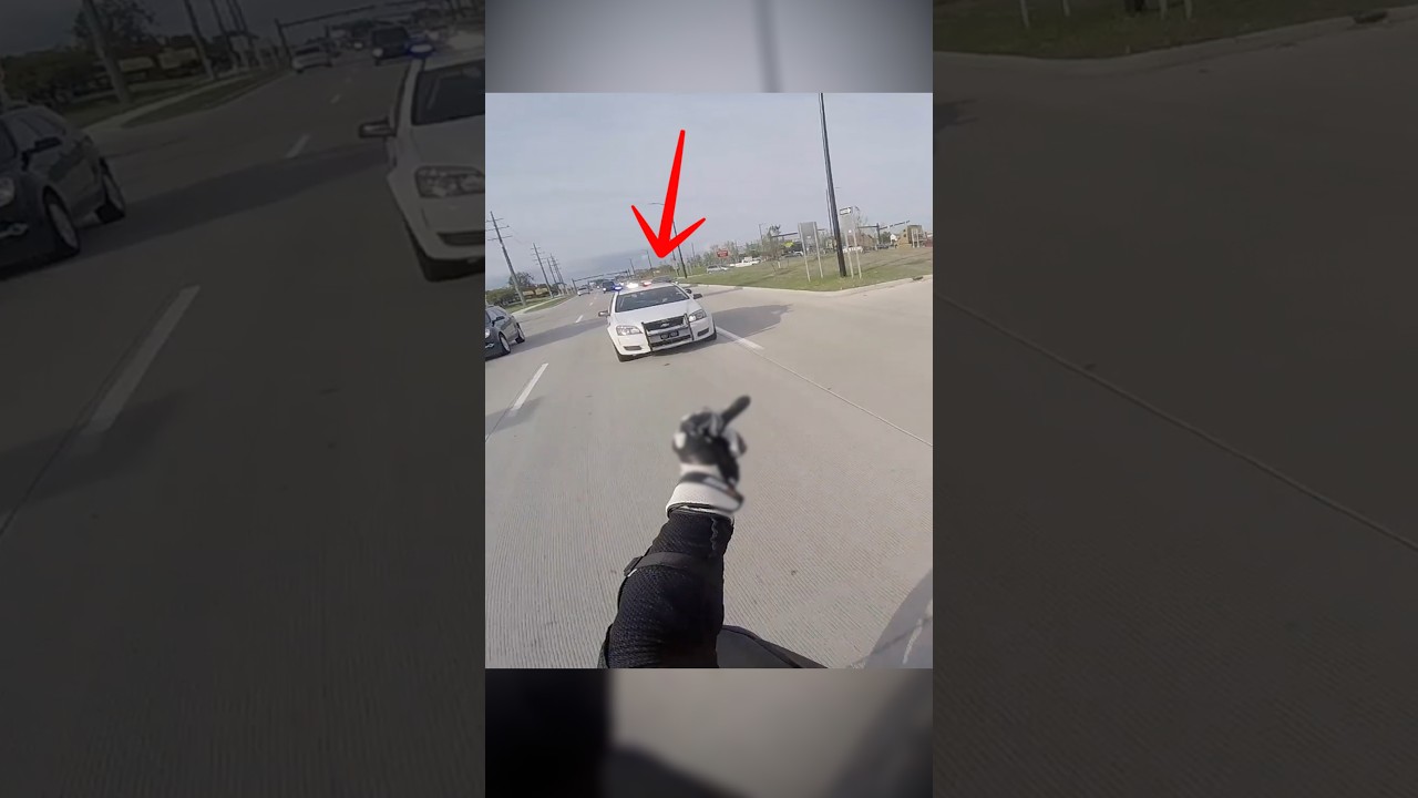 A Motorcyclist Fleeing the Police Crashed into Car! 👮&zwj;♂️🏍️