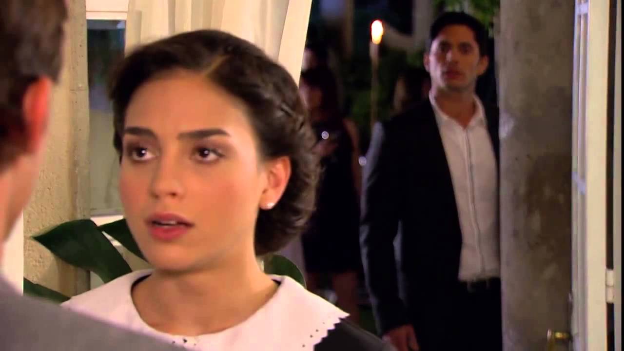 Escenas de Melissa Barrera - Capitulo 40