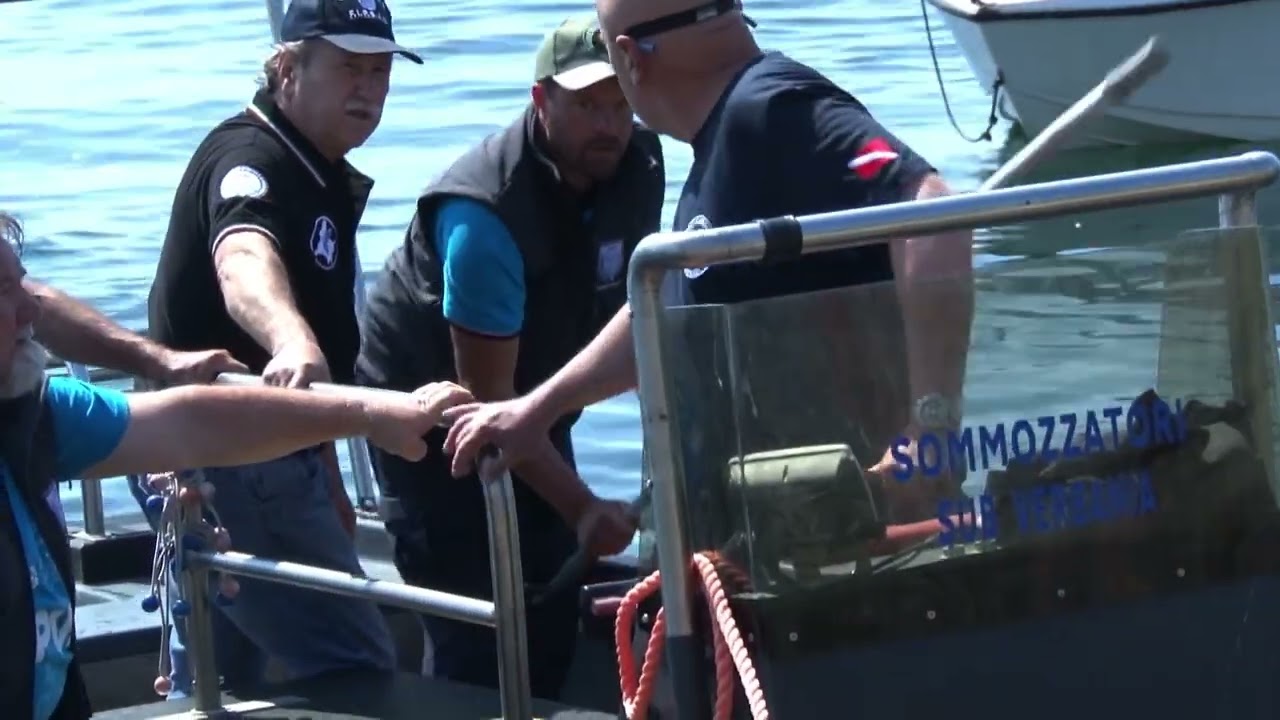 Giornata Ambiente, i pescatori del Vco e i sub di Verbania recuperano le reti abbandonate nel lago