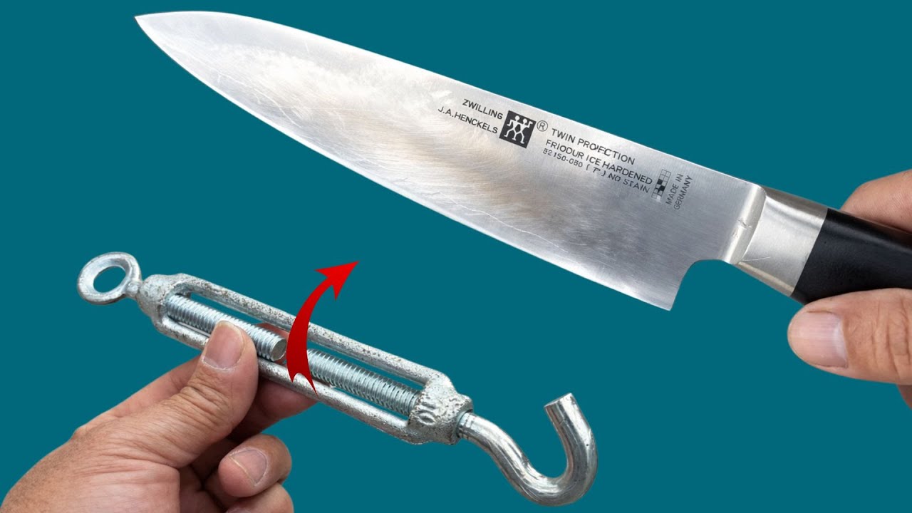 This amazing homemade tool can turn dull knives into razor-sharp blades.Knife sharpener