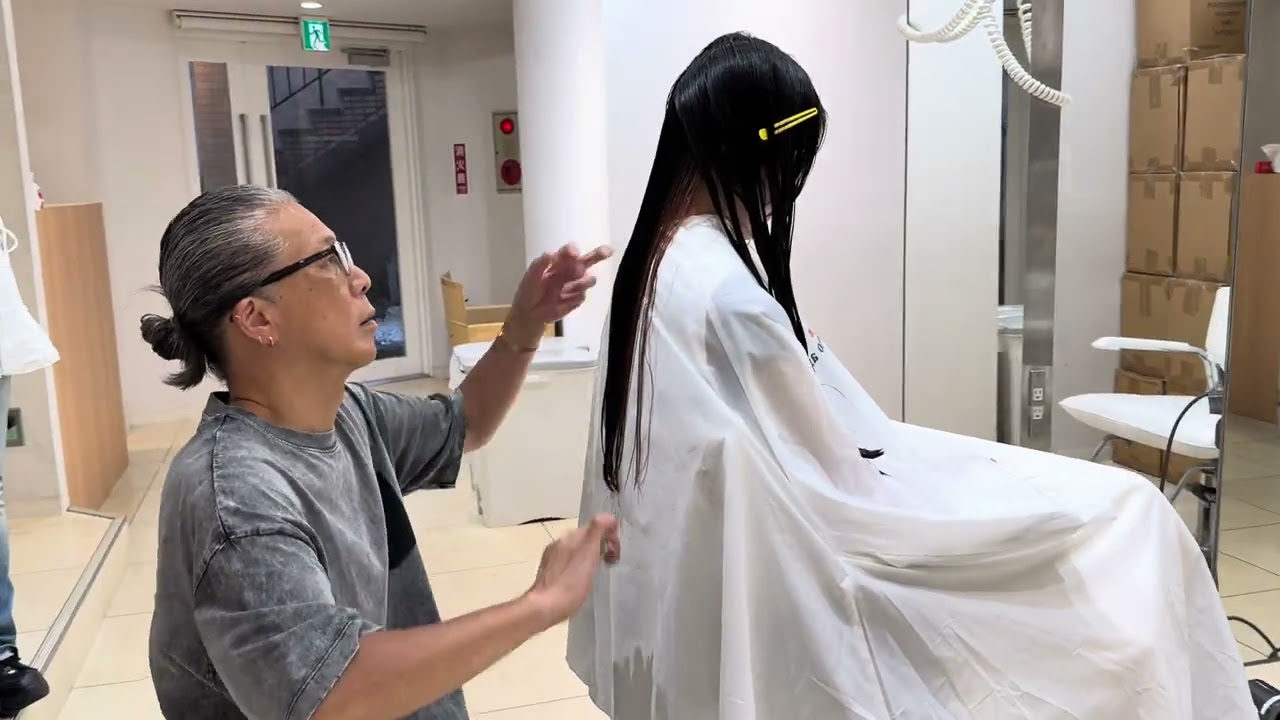 バックから切るワンレングス