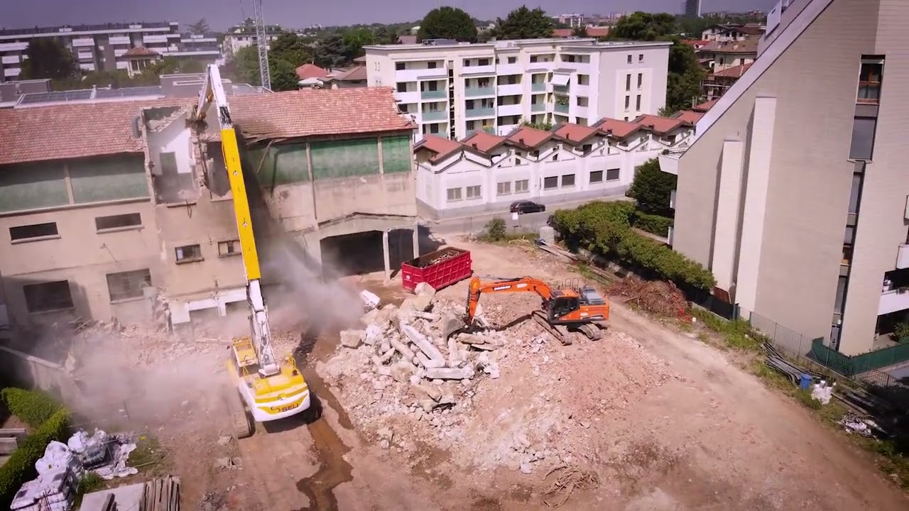 Doosan demolizione Top Down stabilimento OEB Brugola Lissone