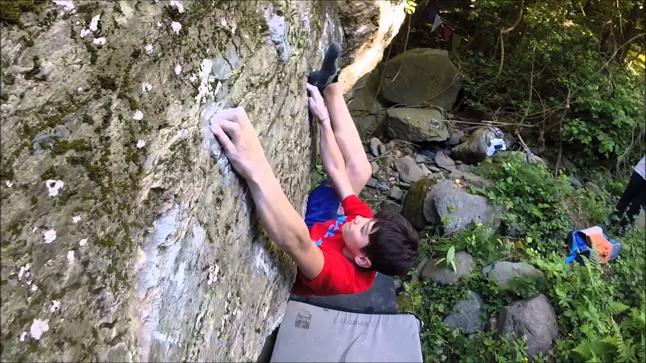 Bouldering in Varazze #2 Bikini Beach