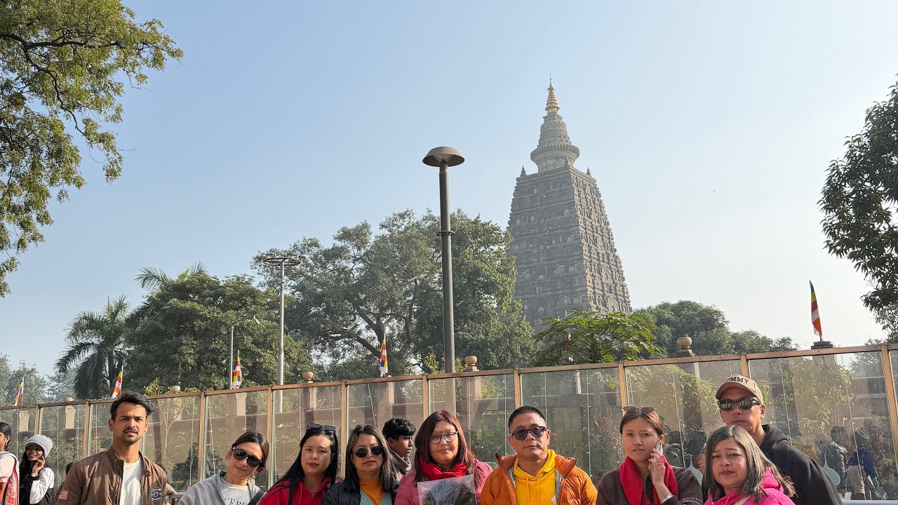 Darshan at sankat mochan🙏🏼/tulsi temple/manikarnika ghat /shopping🛍️ /prayagraj /buddha gaya🛕