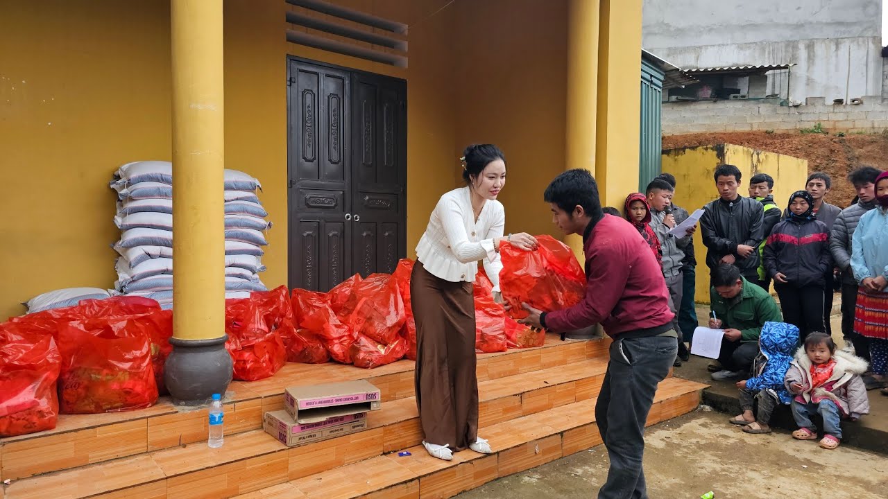 Chị Phương Xinh Gái Cùng Đoàn Anh Em Không Ngại Quãng Đường Từ Hải Phòng Lên Trao Quà Tết Cho Bà Con