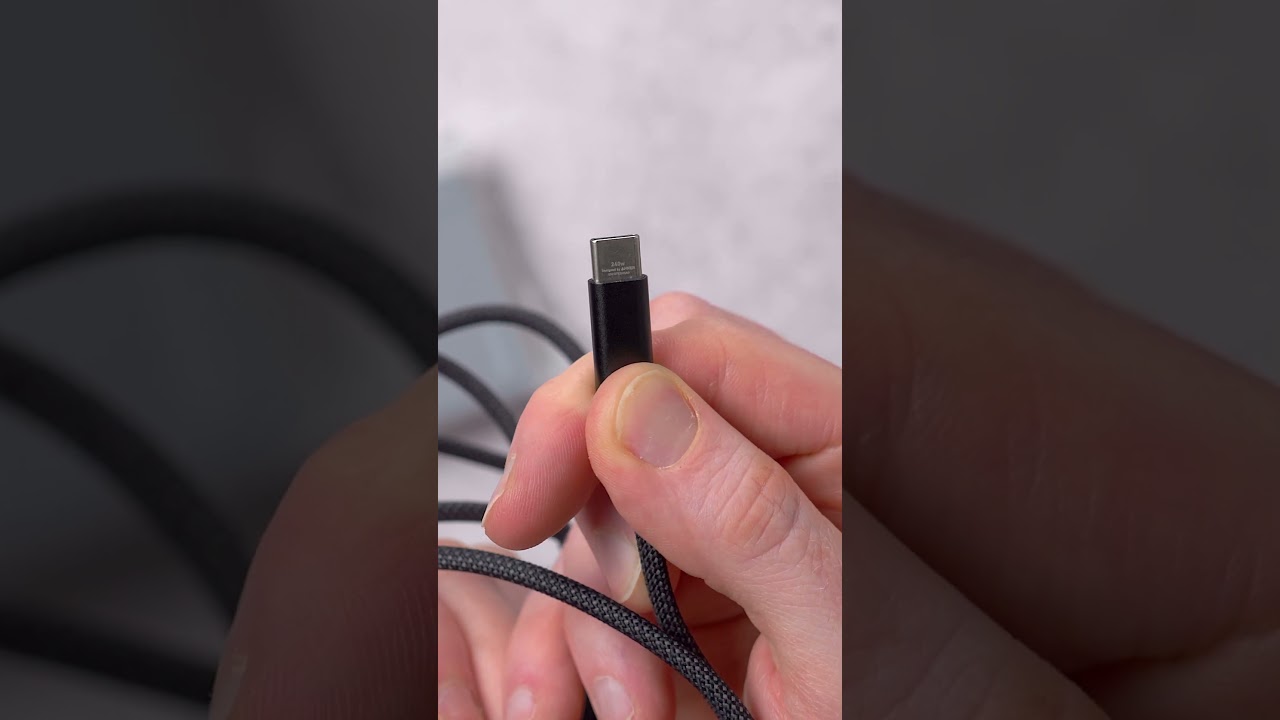 Unboxing Anker&rsquo;s new 140W Charger with Smart Display! ⚡️ #shorts  #anker #charger #140w