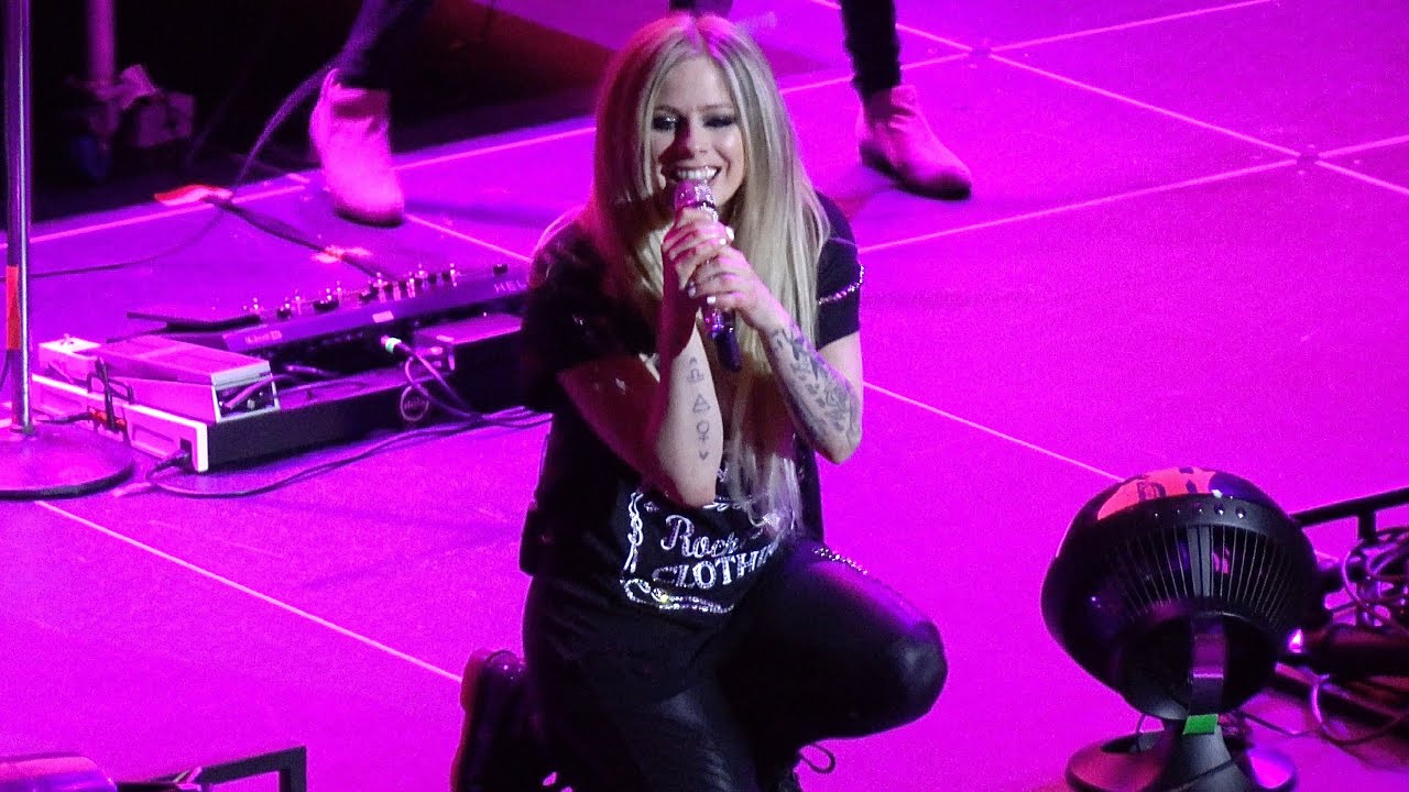 Avril Lavigne, Girlfriend (live), The Masonic, San Francisco, CA, December 5, 2019 (4K)