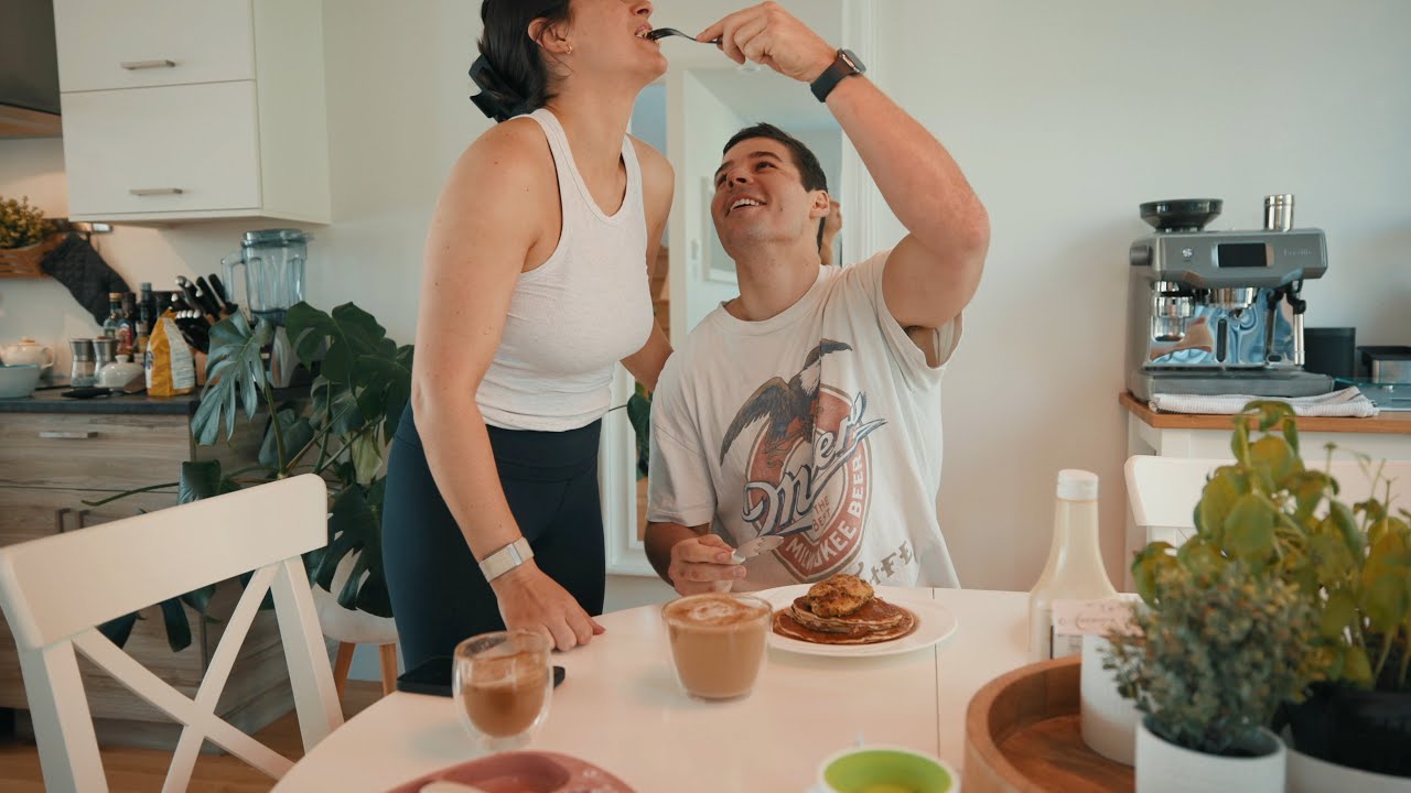 Daily vlog 144 | Family Sunday morning making Chicken & Protein Waffles for breakfast.
