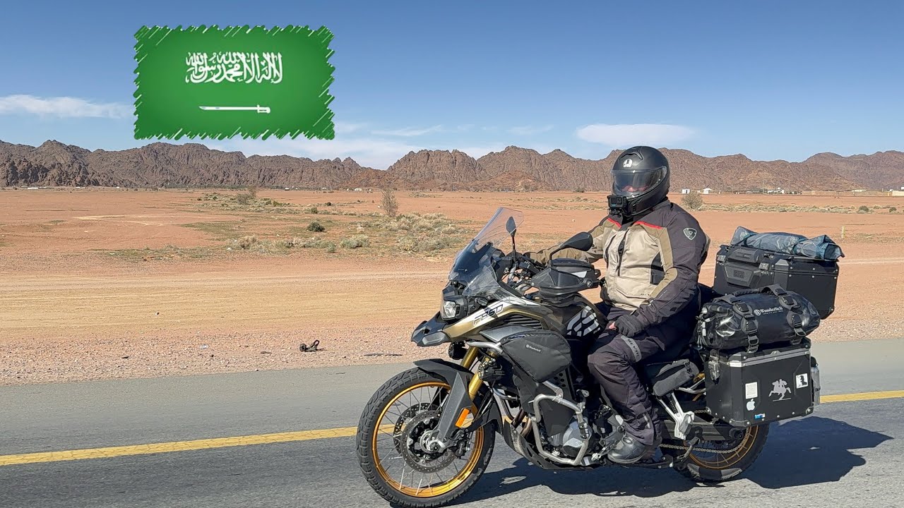 4. تجمعنا في جبل حاتم الطائي / ملتقى الرحالة الثاني