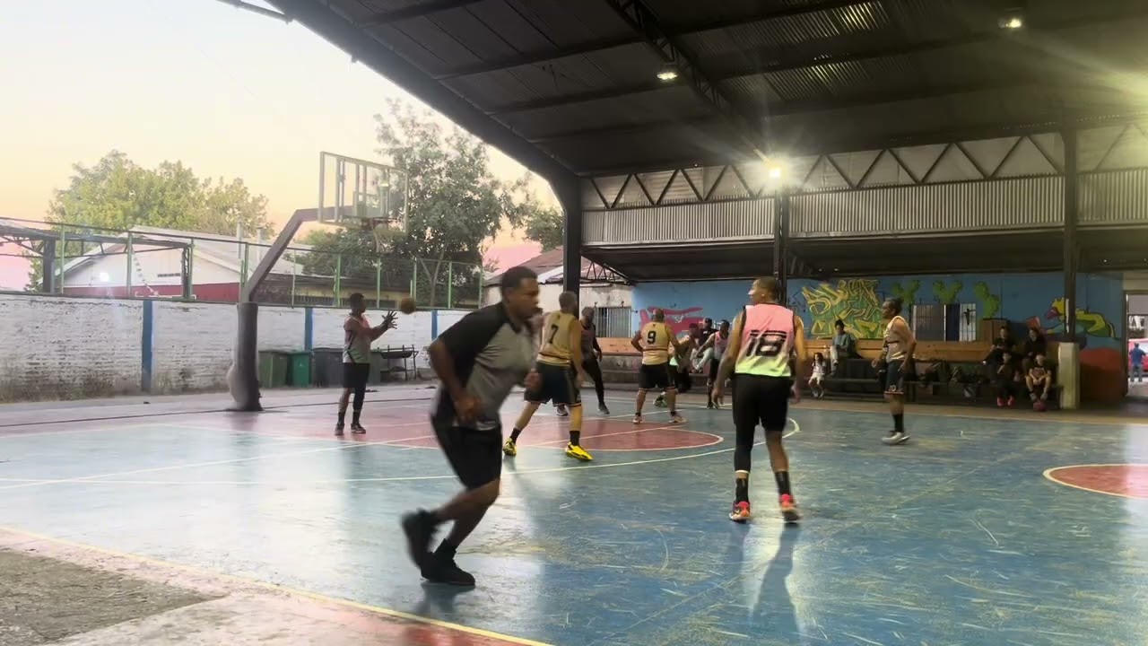 Trueno Andino vs Dejavu, Máster 40, Viernes 6 de Febrero.