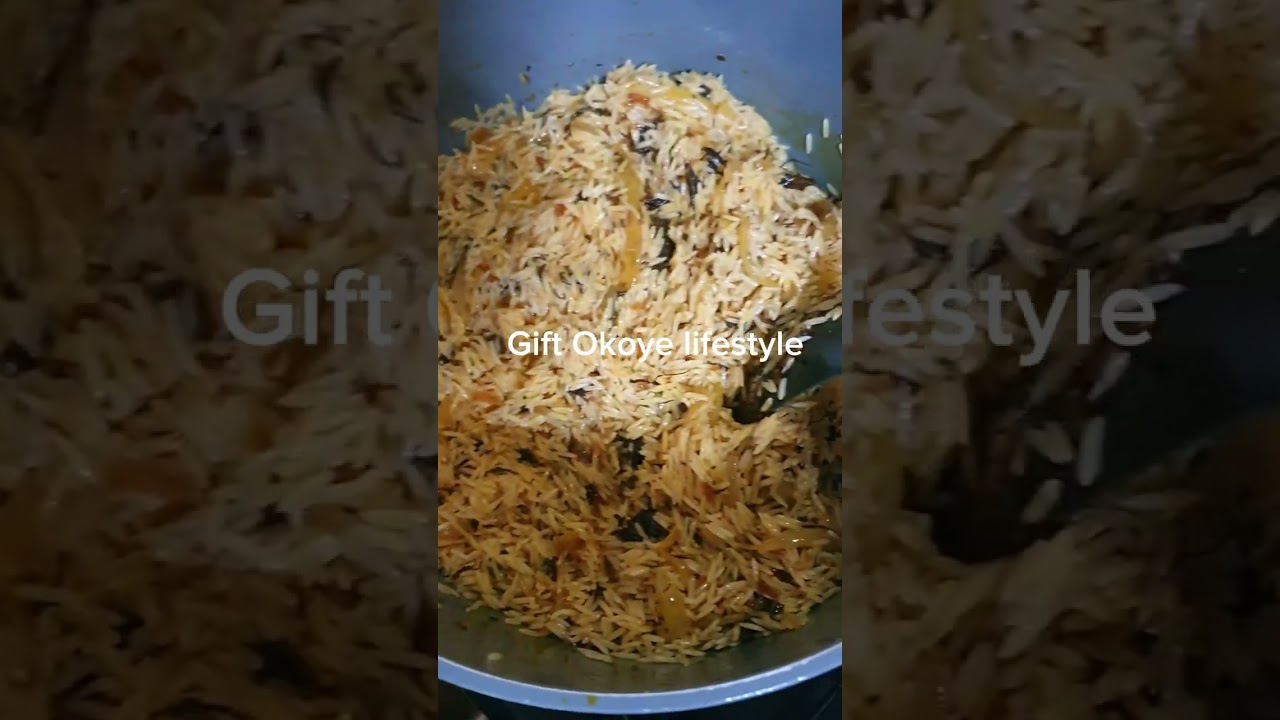 Let's make palm oil rice #cooking #foryou #palmoil #viral #fyp 