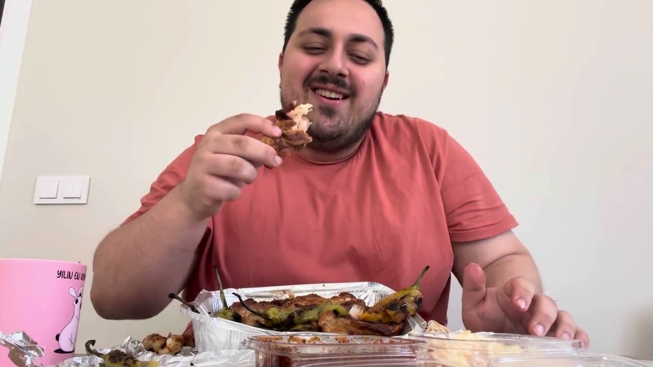 KALP KRİZİ GEÇİRİRSİN!|KÖTÜ YORUMLARI OKUYORUM | TAVUK PİRZOLA MUKBANG ASMR