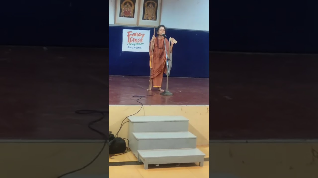 As Avvaiyar in School Fancy dress Competition and got 1st Prize!!!
