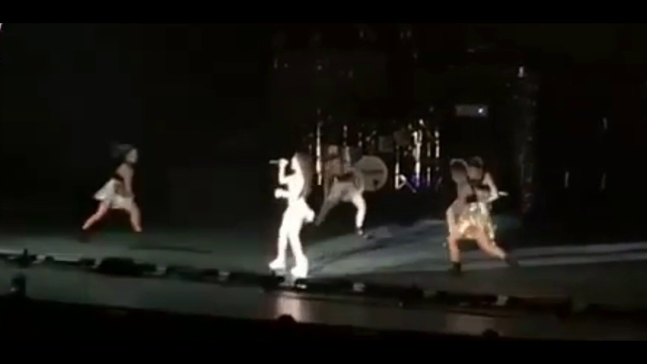 Lali Esposito(telonera Ricky Martin ) 25. 11. 2016 ultimo show
