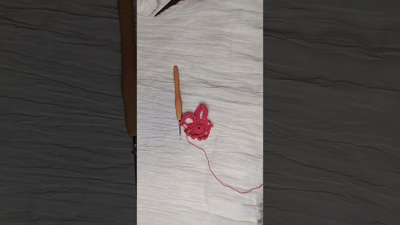 Twisting_threads is live flower motif super easy for coasters, placemats 